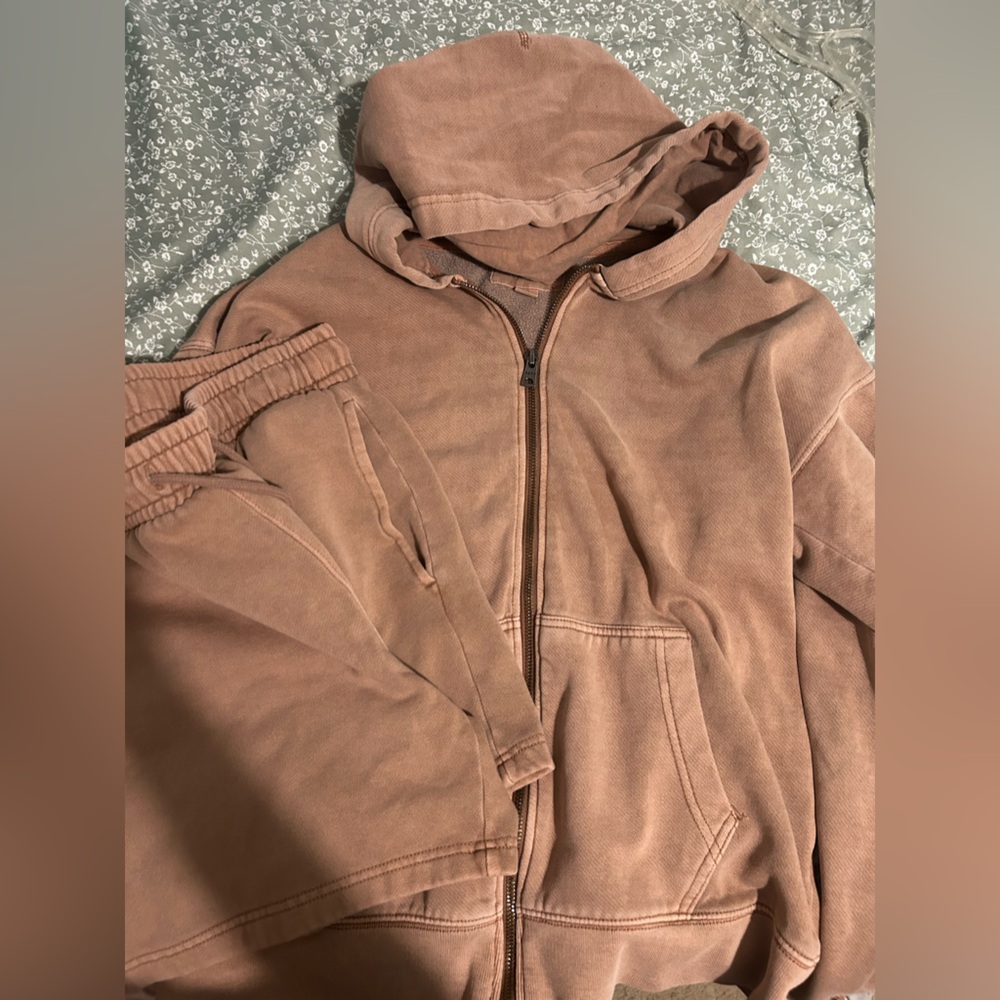 Aeropostale shorts and hoodie set